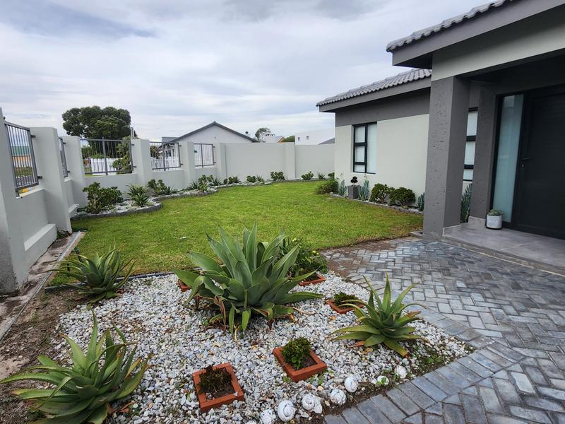 4 Bedroom Property for Sale in Franskraal Western Cape
